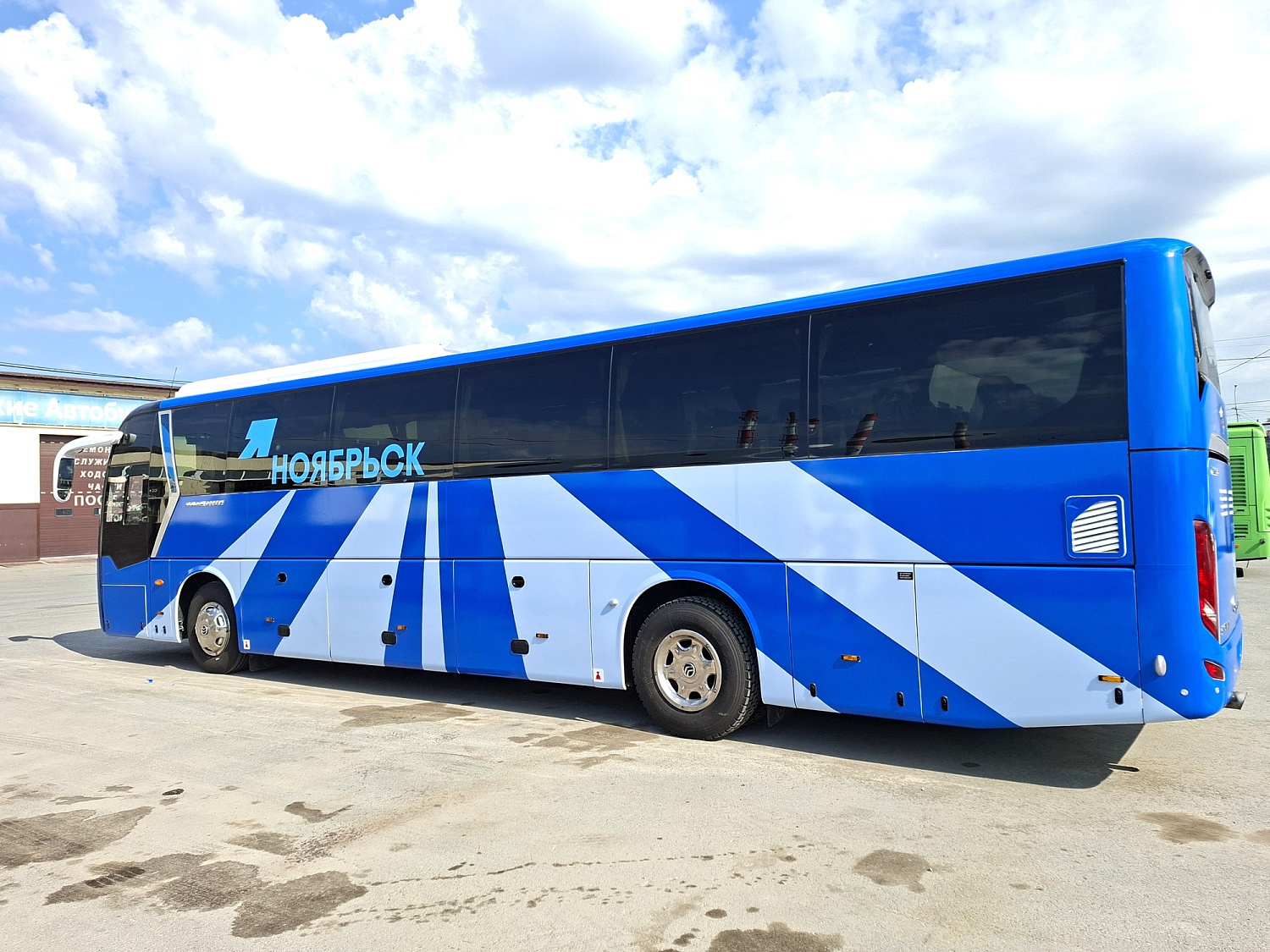 Автобус Golden Dragon XML6122J MAXIM